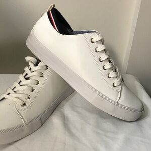 Tommy Hilfiger Women's Sneaker